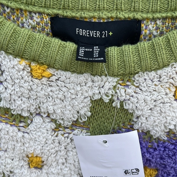 Forever 21 Plus 2x Floral Sweater - Picture 3 of 5